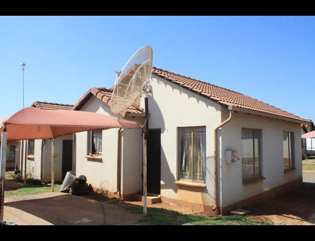 2 BEDROOM COMPLEX FOR SALE IN CLAYVILLE